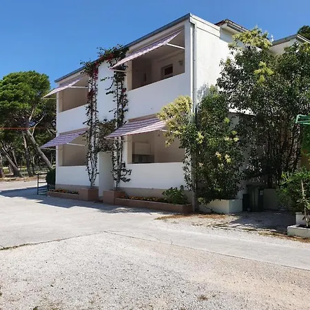 Apartment Marija With Private Parking Makarska