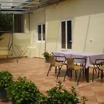 Marija With Private Parking Apartman Makarska