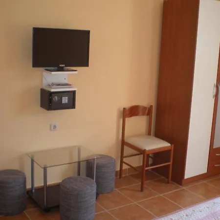 Marija With Private Parking Makarska