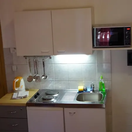 Marija With Private Parking * Makarska