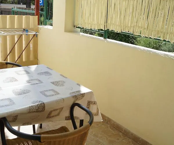 Apartman Marija With Private Parking Makarska