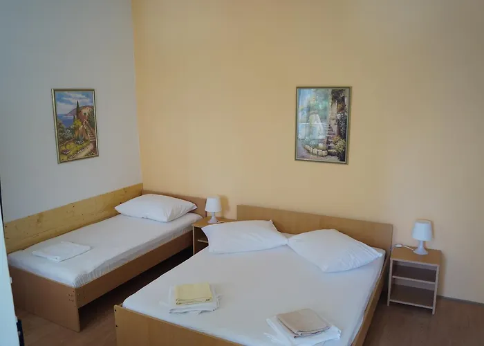 Marija With Private Parking Apartman *