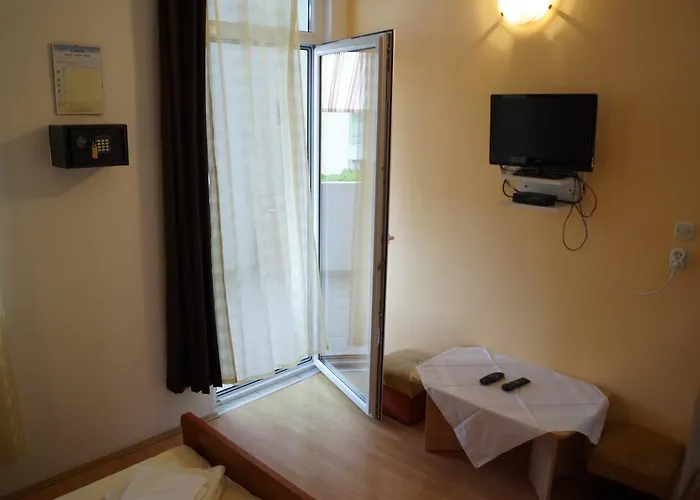 Marija With Private Parking Apartman