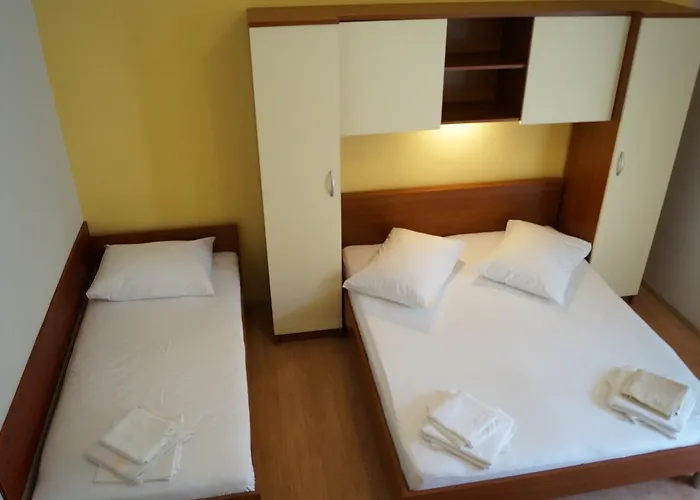 Marija With Private Parking Apartman *